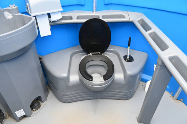 Porta potty delivery and setup in Rossville, KS