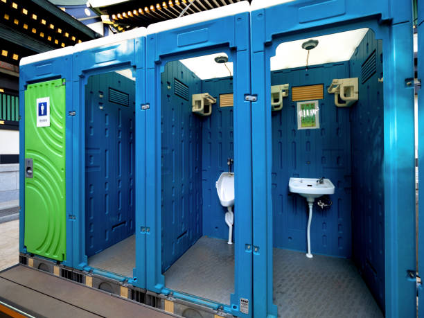 Best Portable bathroom rental  in Rossville, KS